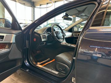 Jaguar XF *Keyless*AHK*BI-XENON*Leder*2-Zonen*