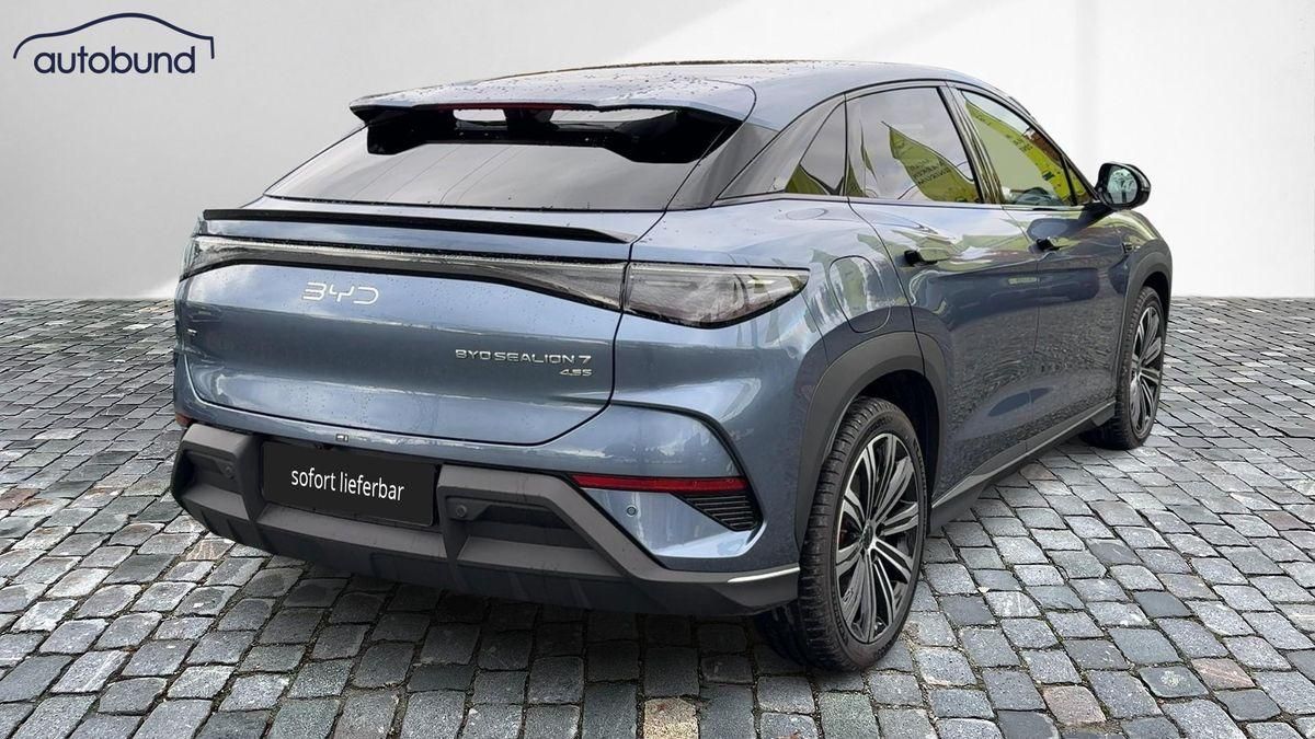 BYD SEALION 7
