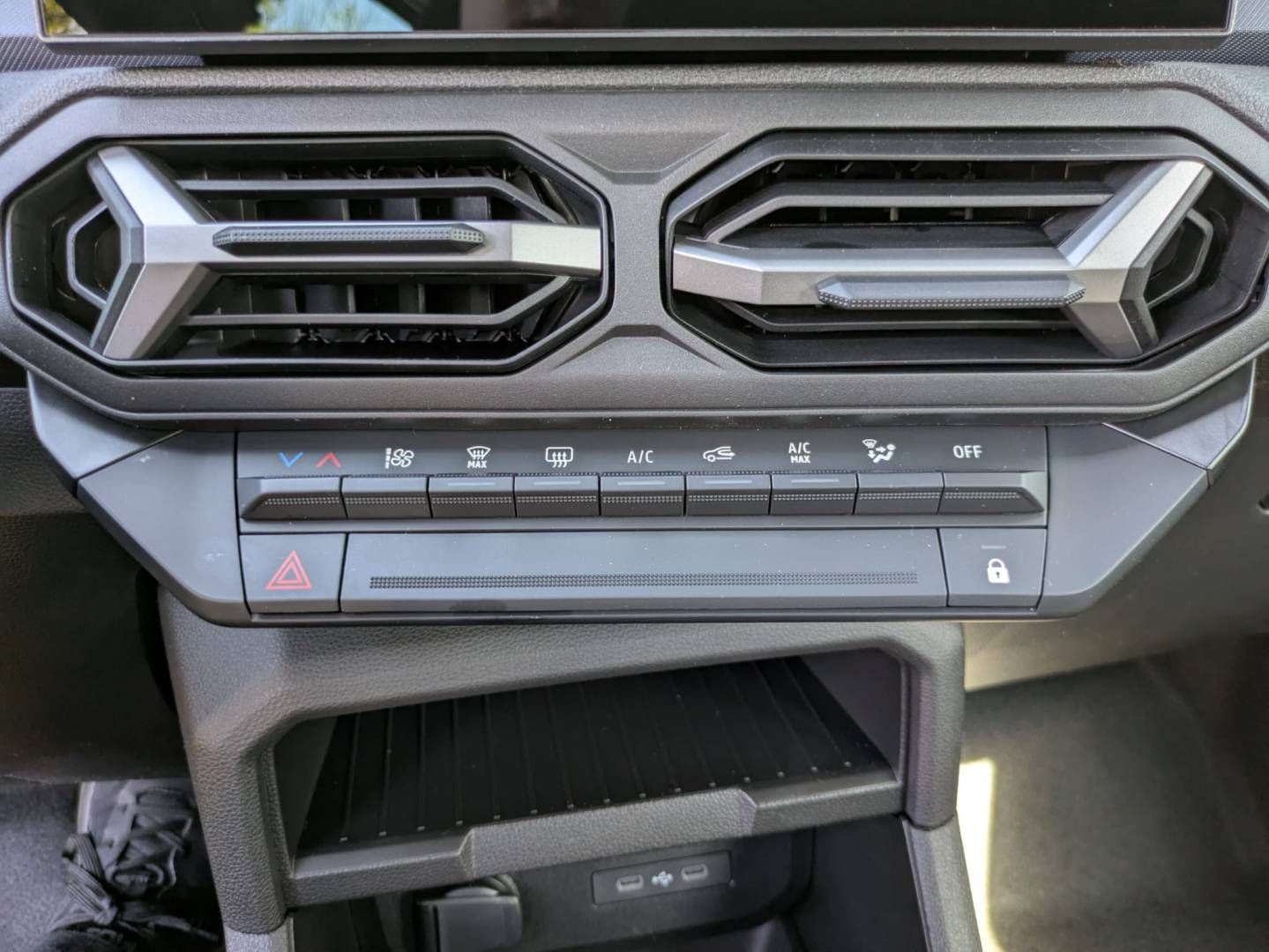 Fahrzeugabbildung Dacia Neuer Dacia Duster Expression TCe 130