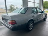 Mercedes-Benz 230E W124 orig.79.000KM Automatik 1.Hand Scheckh - Mercedes-Benz 230 Gebrauchtwagen in Nürnberg