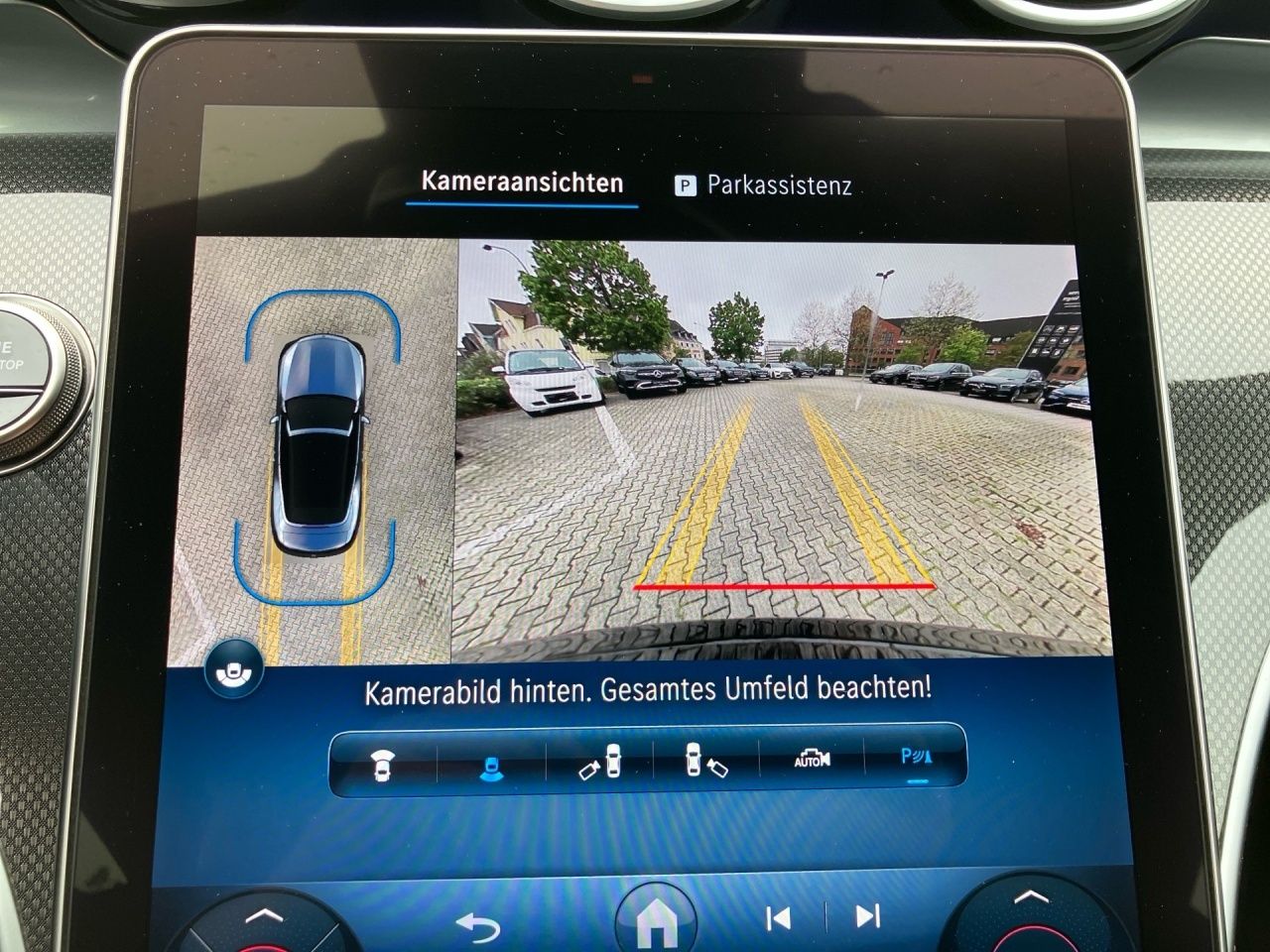 Fahrzeugabbildung Mercedes-Benz CLE 200 Cabrio AMG Distronic Memory Airscarf