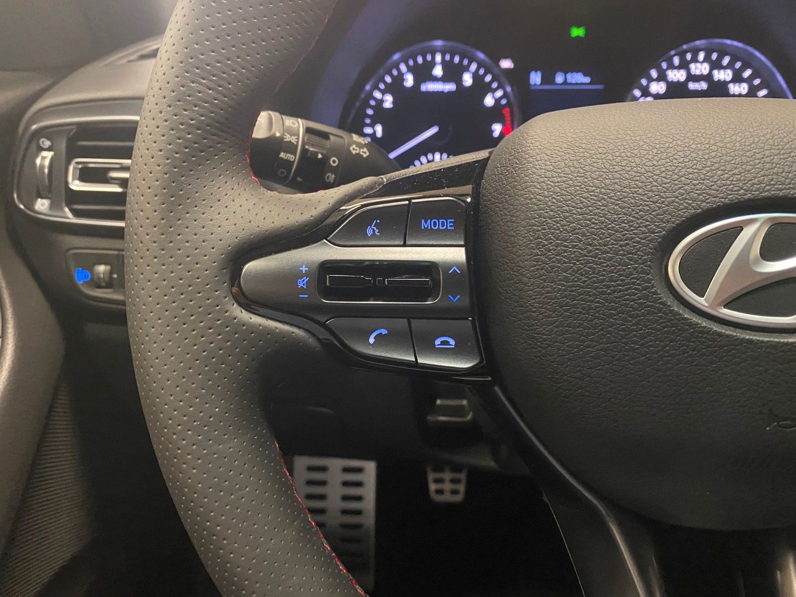 Fahrzeugabbildung Hyundai i30 1.5 T-GDI Hybrid N LineNAVIGATION+KAMERA+PDC