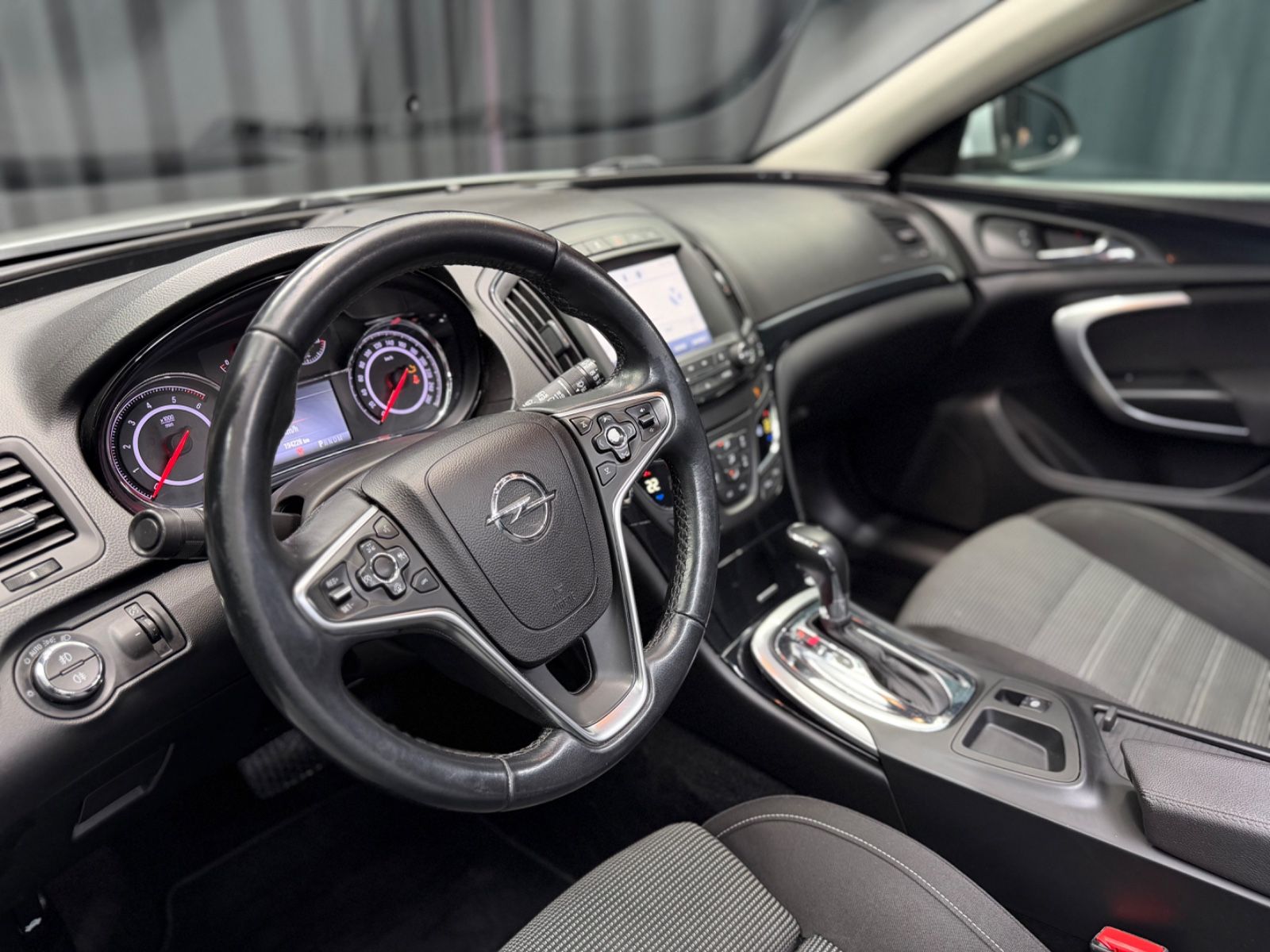Fahrzeugabbildung Opel Insignia Sports Tourer Innovation|AUTOMATIK|RFK