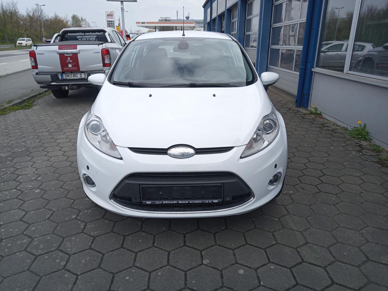 Ford Fiesta Titanium/HU neu