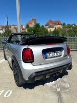 MINI Cooper S Cabrio JCW Aerodynamik Kamera Automatik - silberne MINI Cooper S Cabrio