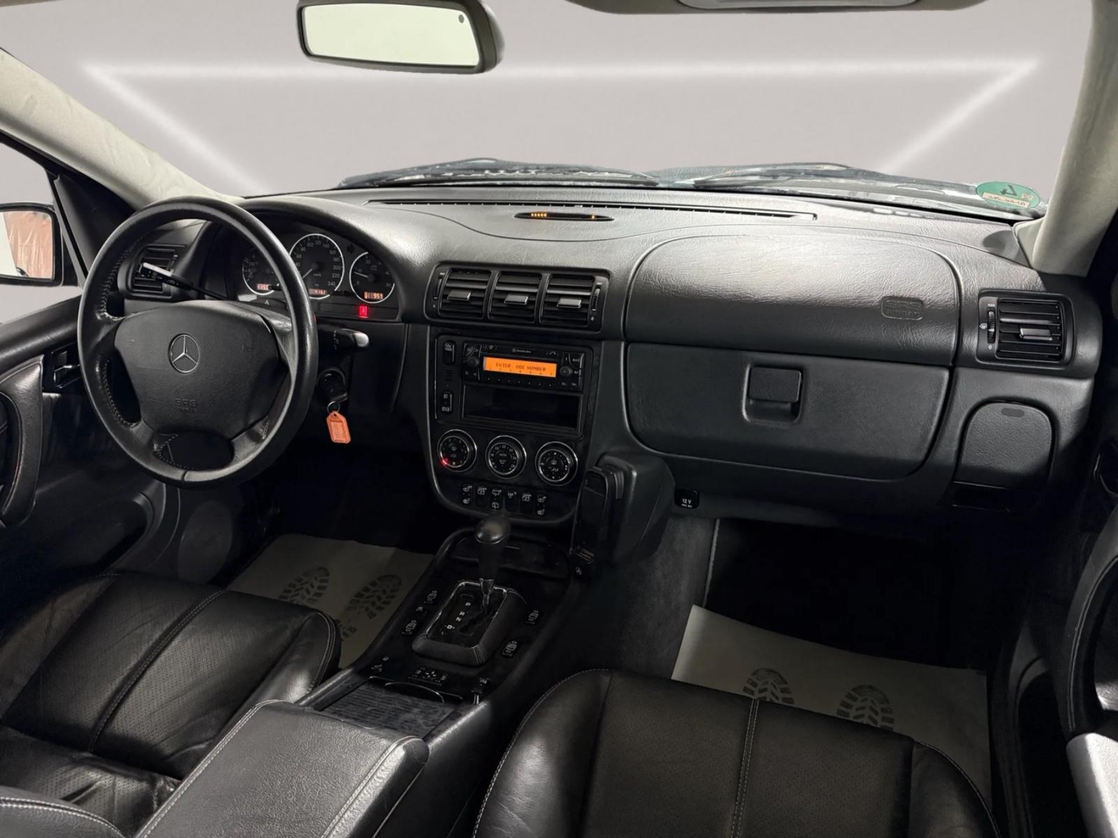 Mercedes-Benz ML270 2004 — photo 10