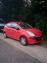 Nissan pixo 2010   1er hand  217kms benzin... - Nissan Qashqai mit Benzin-Antrieb: Kleinwagen