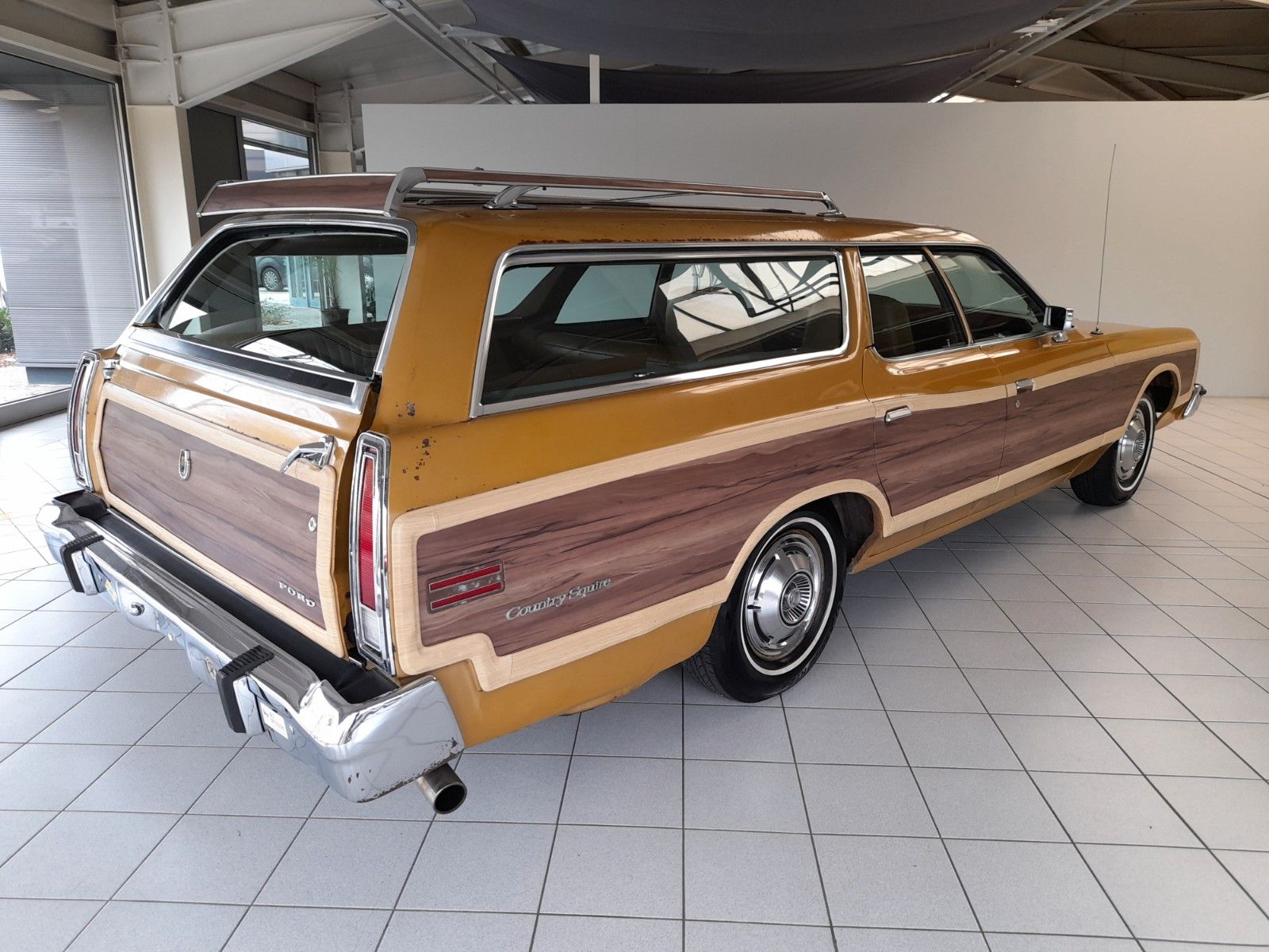 Fahrzeugabbildung Ford LTD Country Squire Station 400ci V8 Klima H-Zul.