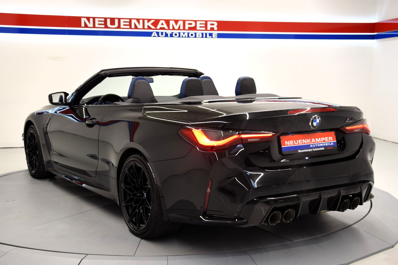 Fahrzeugabbildung BMW M4 Cabrio xDrive Carbon Paket Sitzlüft ACC HeadU