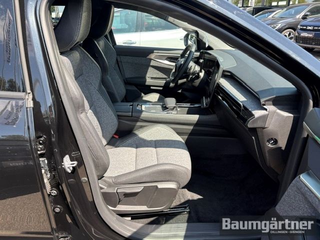 Fahrzeugabbildung Renault Espace Techno E-Tech Hybrid 200 7-Sitzer/Kamera - mit KI generiert/bearbeitet