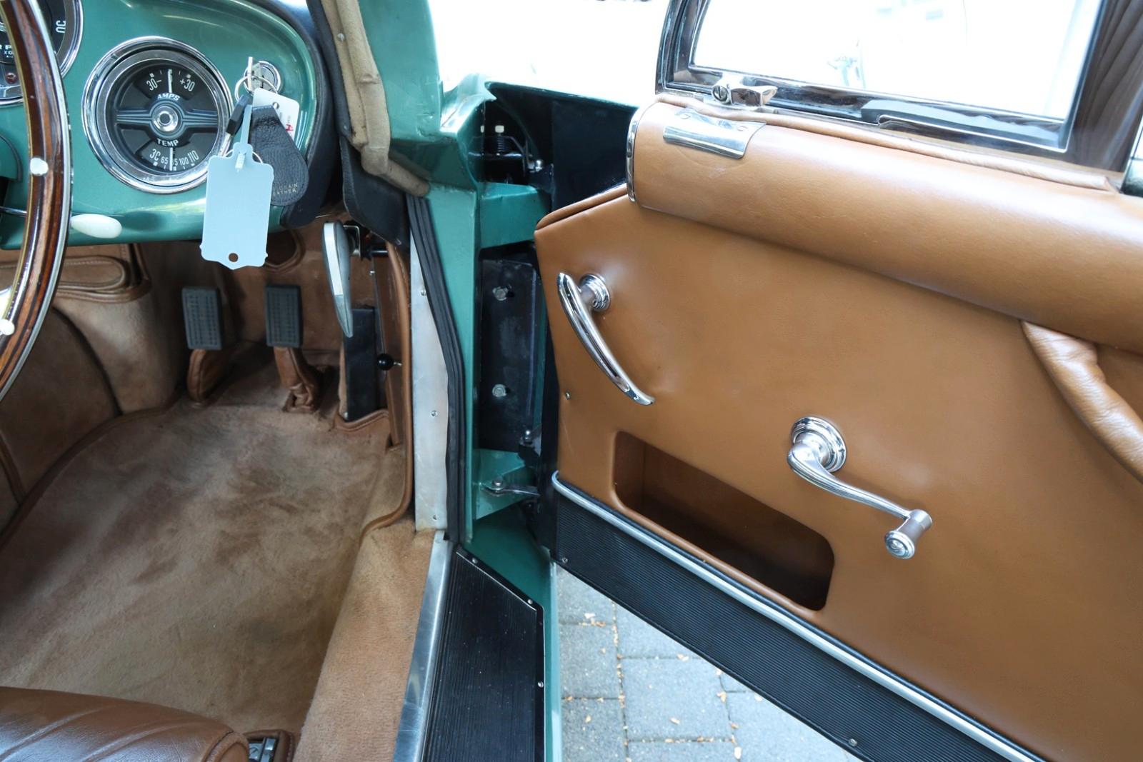 Aston Martin DB 2/4 Mark III, komplett restauriert