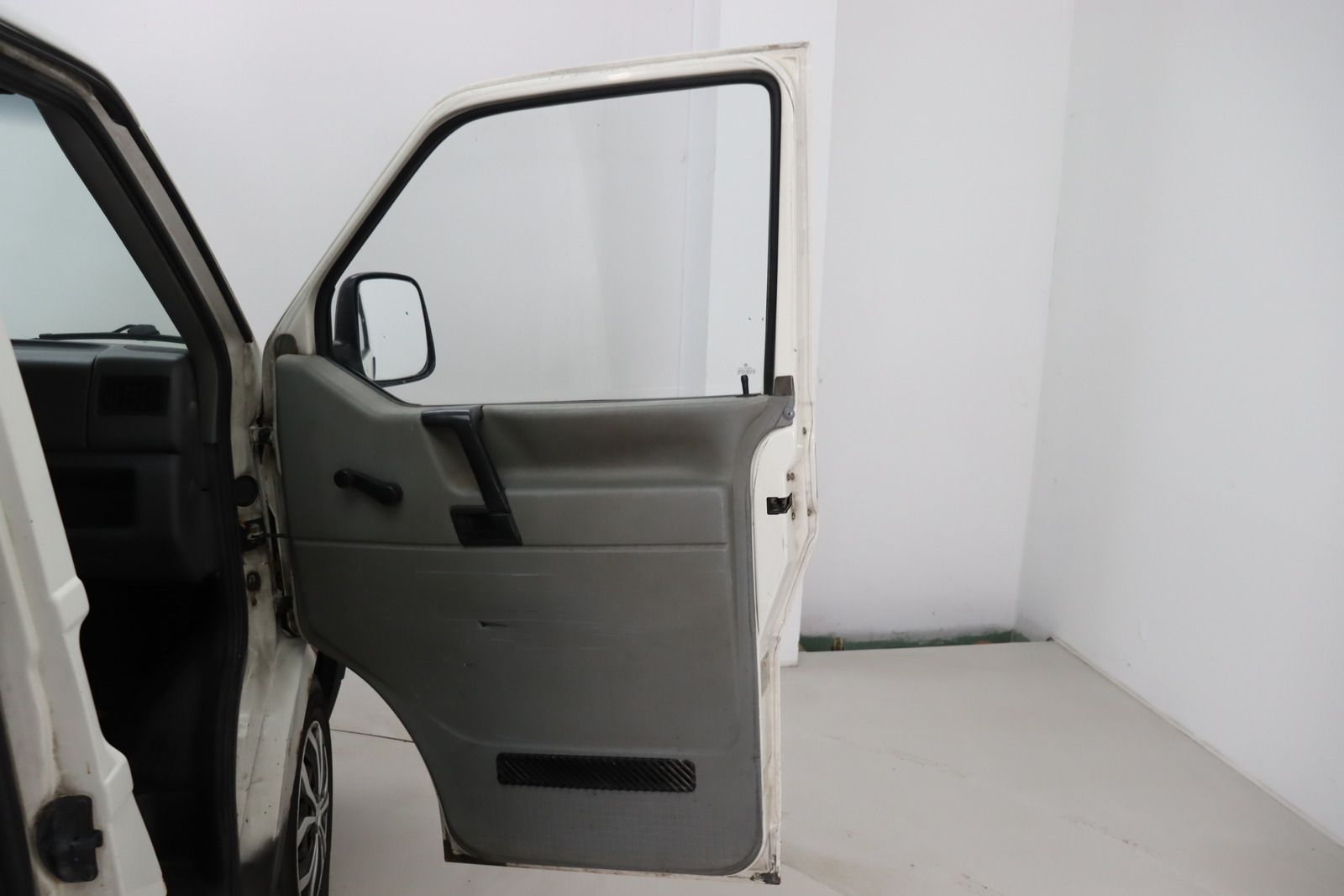 Fahrzeugabbildung Volkswagen T4 2.4 D Transporter