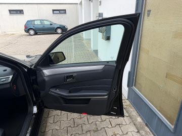 Mercedes E 220 - 11