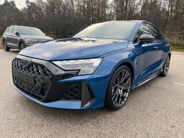 Audi RS3 Sportback /CERAMIC BRAKES !/CARBON EXTERIEUR