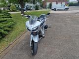 Yamaha Fazer FZS 1000 RN06 mit Reservemotor und Gepäck - YAMAHA FZ 1000