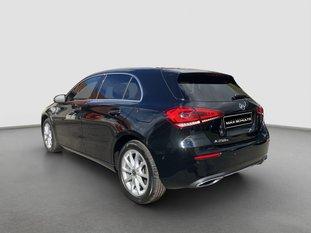 Fahrzeugabbildung Mercedes-Benz A 250 e PROGRESSIVE*AHK*LED*NAVI*DAB*SITZH
