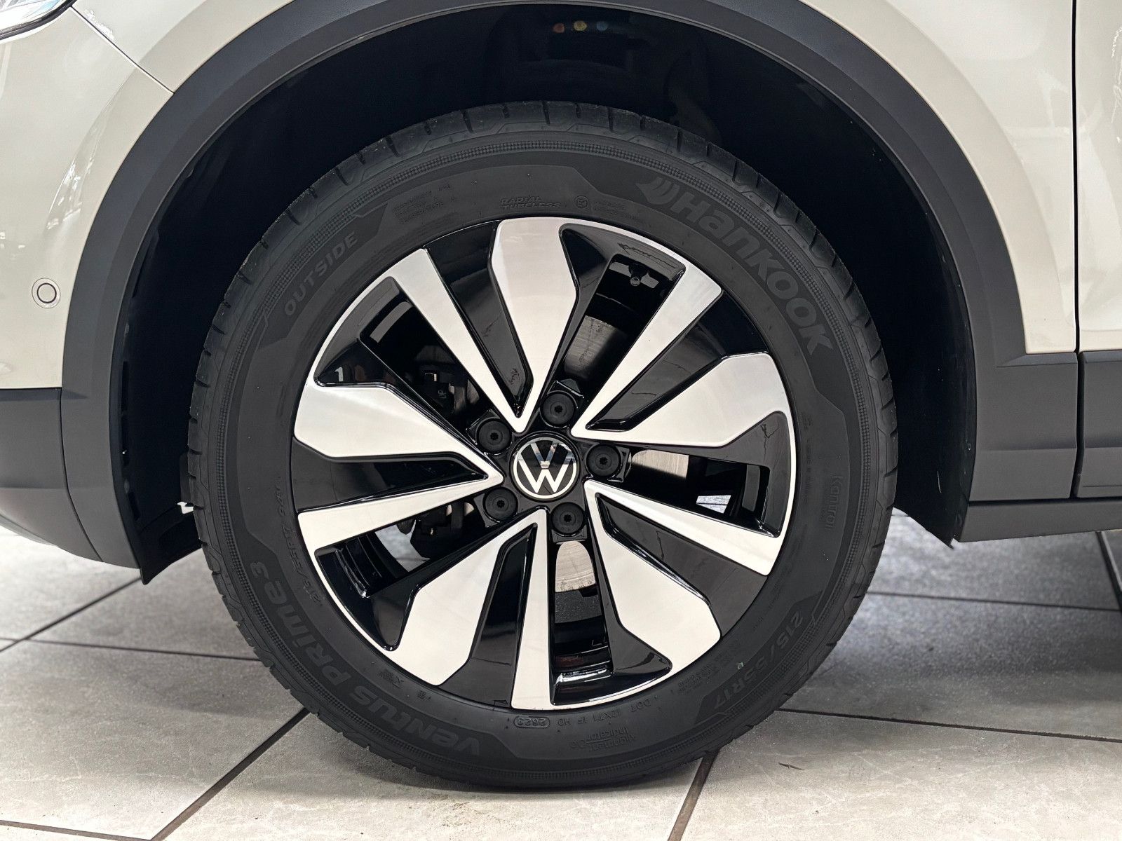 Fahrzeugabbildung Volkswagen T-Roc Move 1.0 TSI LED+SHZ+APP