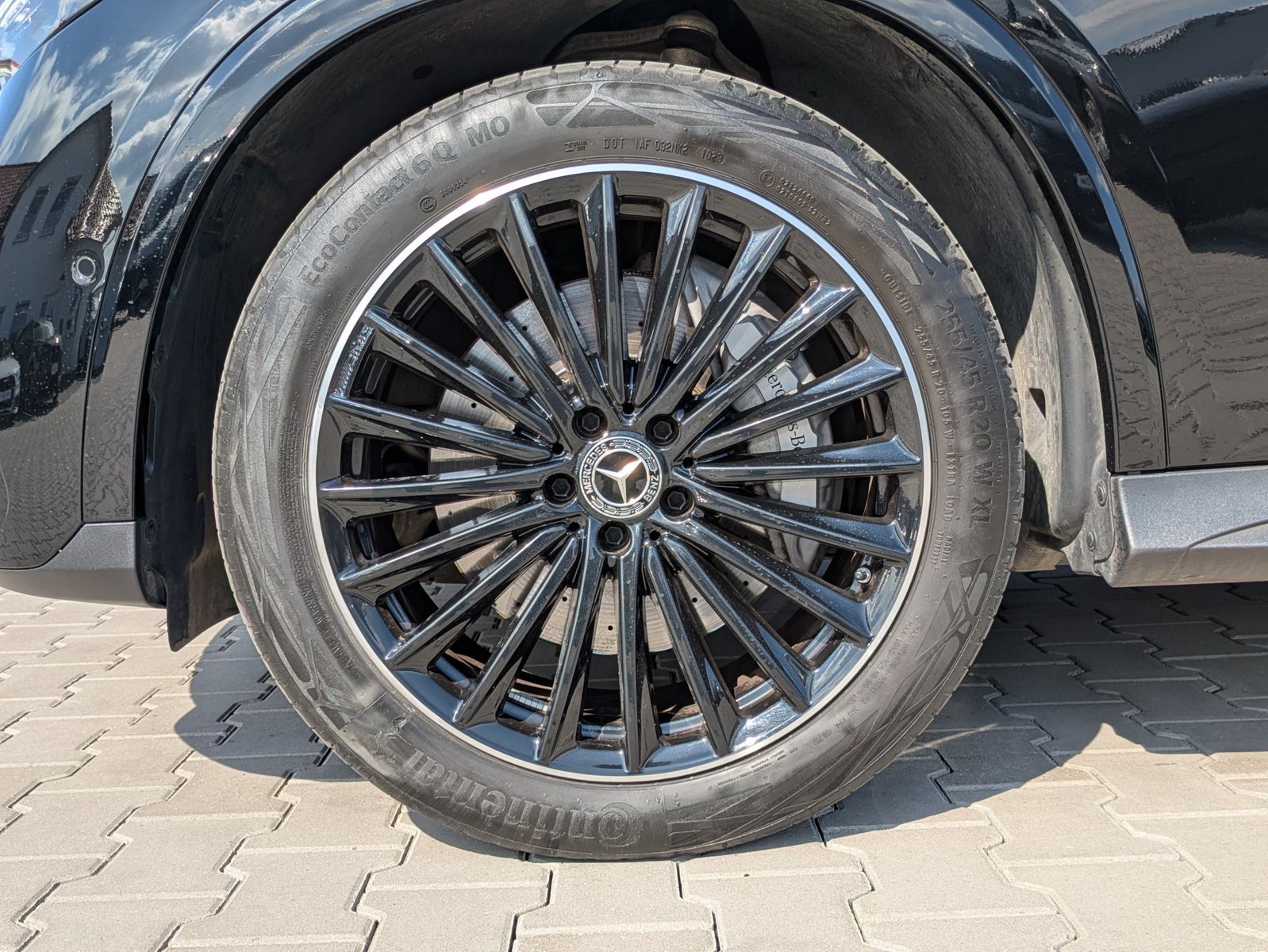 Fahrzeugabbildung Mercedes-Benz GLC 300 d 4M AMG PANO*DIGITAL-LIGHT*ACC*AHK*20"