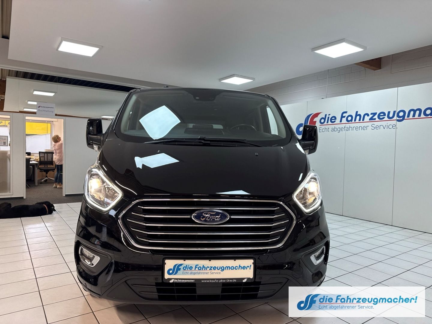 Fahrzeugabbildung Ford Tourneo Custom 320 L2 Titanium X 2.0 TDCi  AHK N