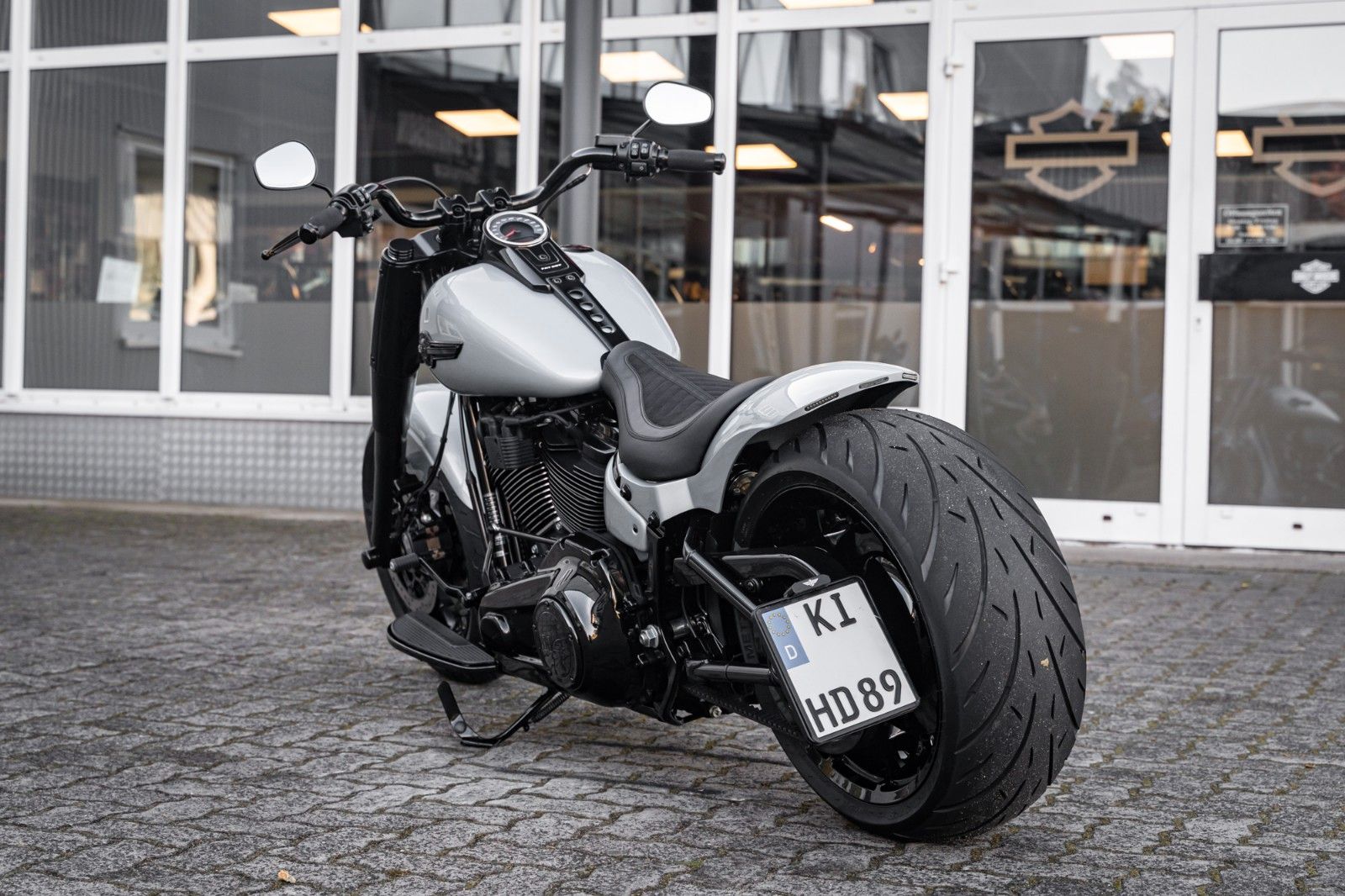Fahrzeugabbildung Harley-Davidson SILVER DARK FAT BOY FLFBS 114 MY24 - JEKILL&HYDE