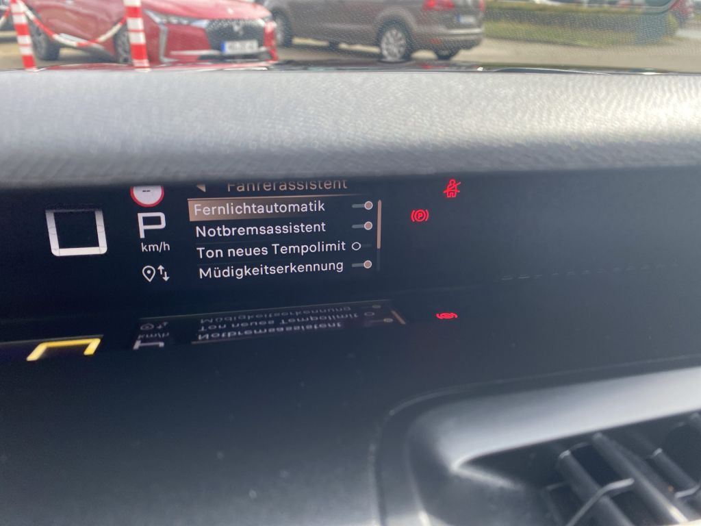 Fahrzeugabbildung Citroën e-C3 Aircross 113 Standard-Range MAX *LED*Nav*Ca