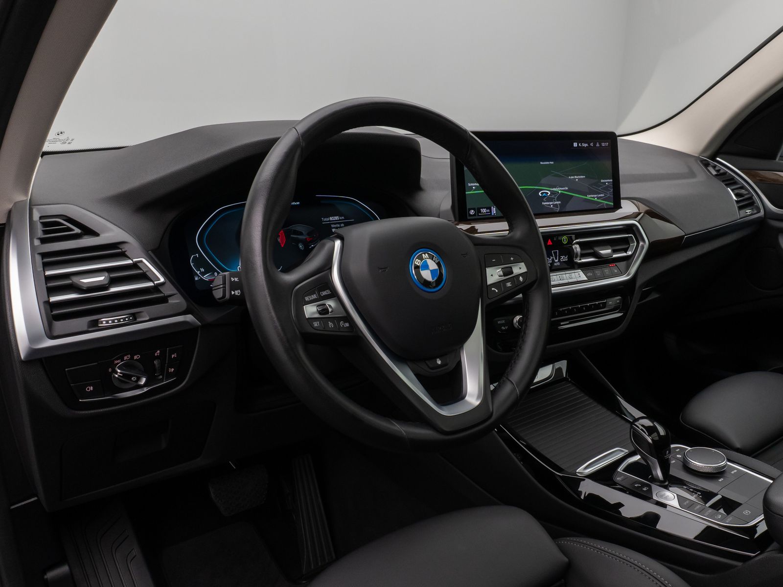 Fahrzeugabbildung BMW X3 xD30e Panorama Kamera Laser HUD DAB HiFi 18"