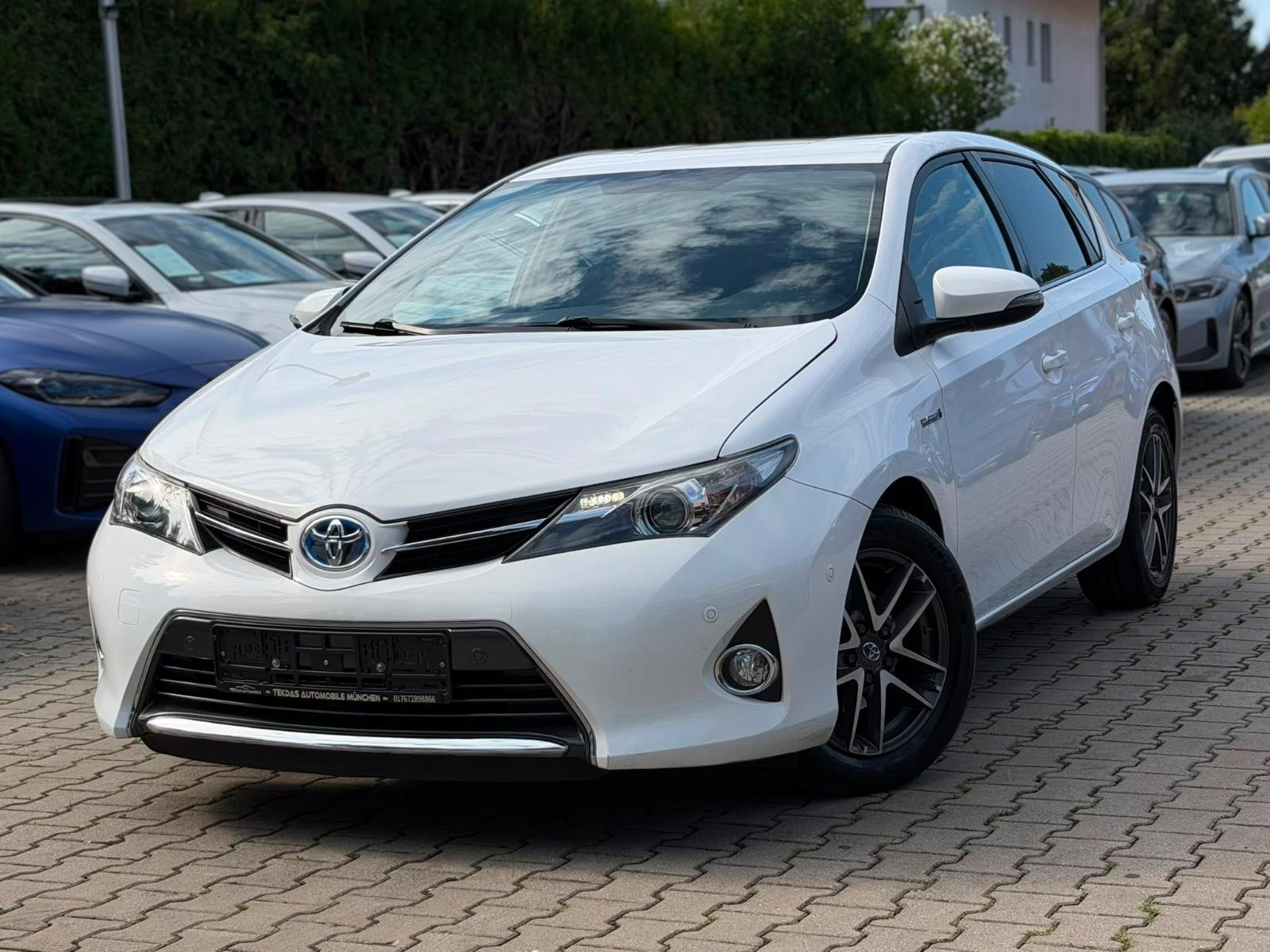 Toyota Auris Hybrid Edition PDC NAVI KLIMA