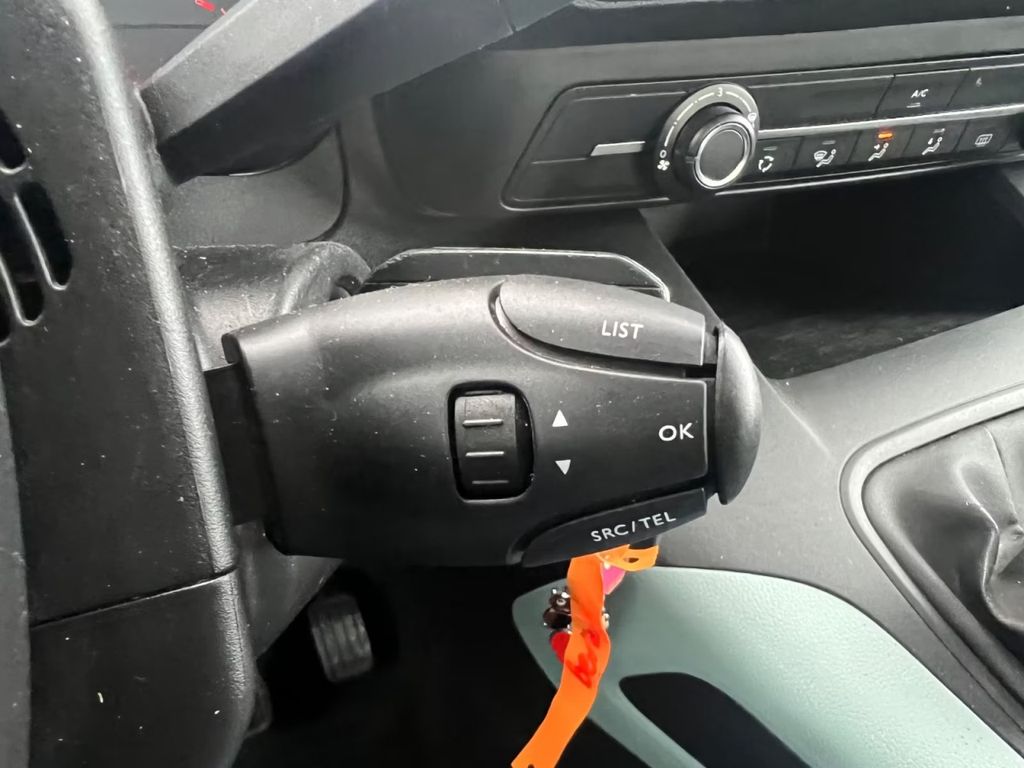 CITROEN Berlingo Live M KLIMA,ELF,BLUETHOOTH,AHK,USB CITROEN Berlingo Live M KLIMA,ELF,BLUETHOOTH,AHK,USB