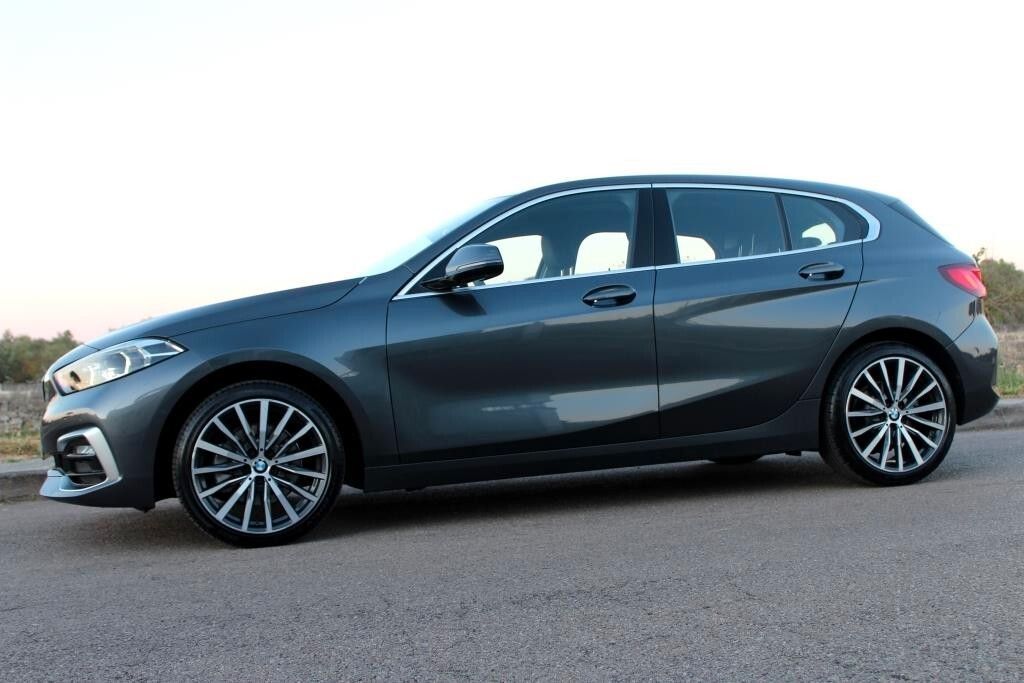 BMW 118 d Aut. *Luci Ambiente *SOLI 23.000 KM imagem 2
