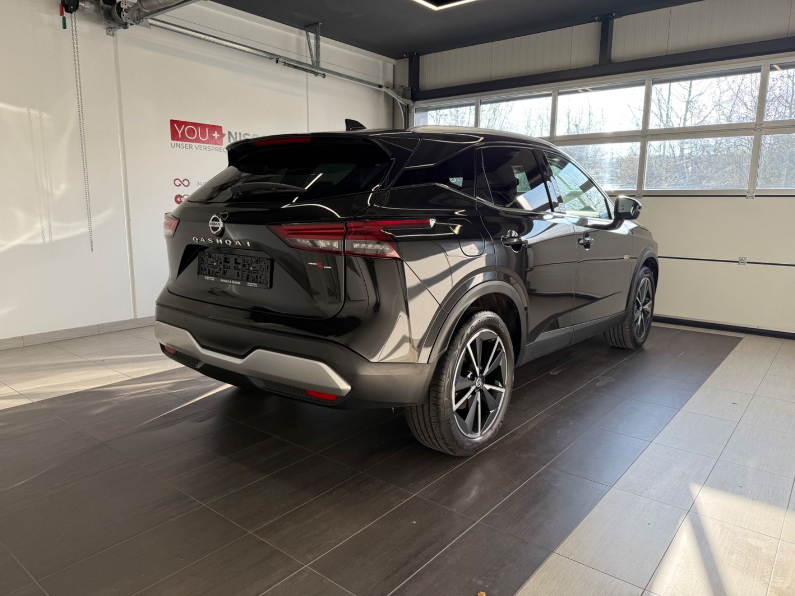 Fahrzeugabbildung Nissan Qashqai Tekna, 360° Kamera, Navi, WP, Panod.