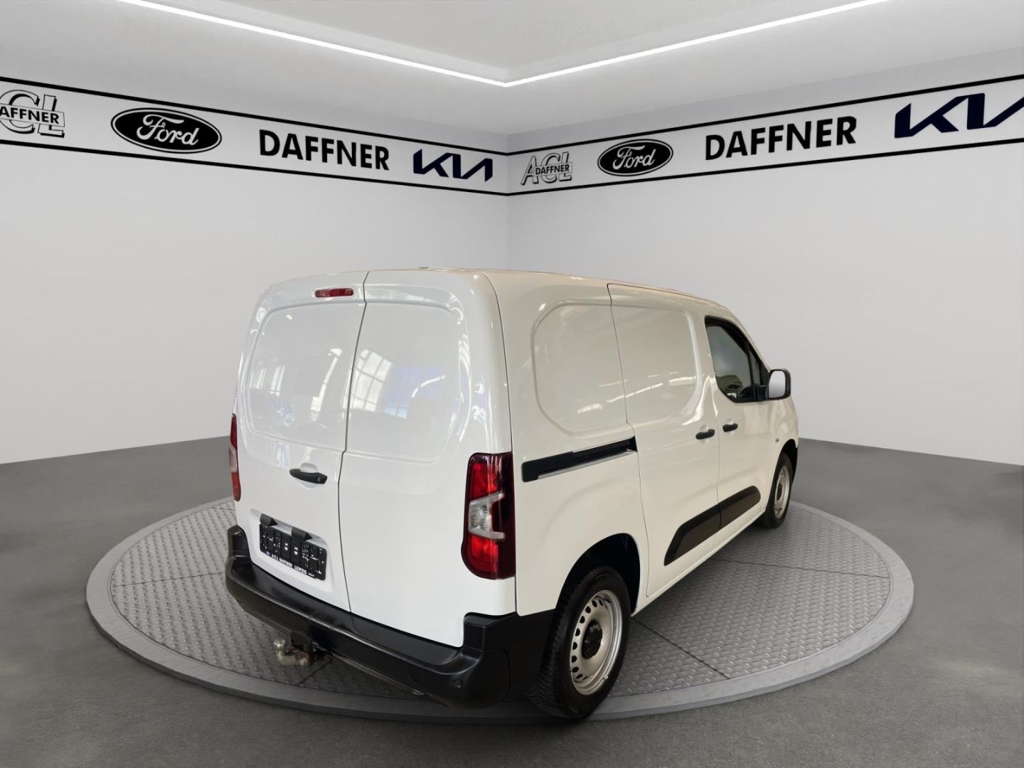 Fahrzeugabbildung Citroën Berlingo Kasten Club M L1 AHK Fernlichtass. Temp