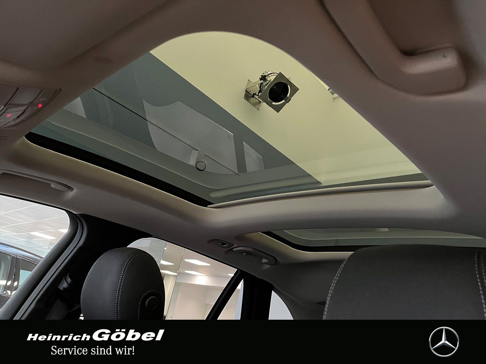 Fahrzeugabbildung Mercedes-Benz GLC 200 4M PANO+KAMERA+LED+CARPLAY+NAVI+MBUX