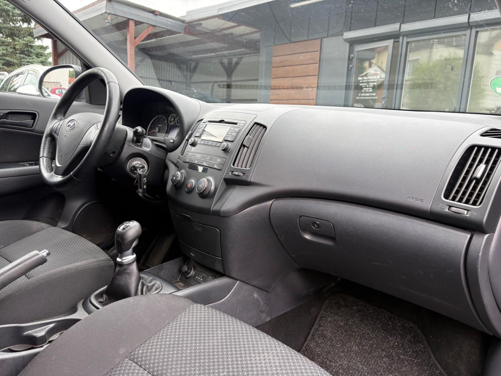 Hyundai i30 2012 — photo 14