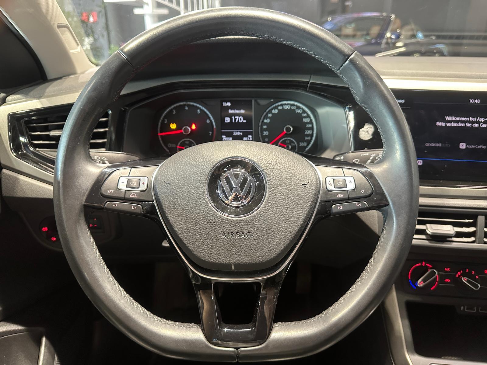 Volkswagen POLO COMFORTLINE KEYLESS TEMPOMAT PDC KAMERA NAV