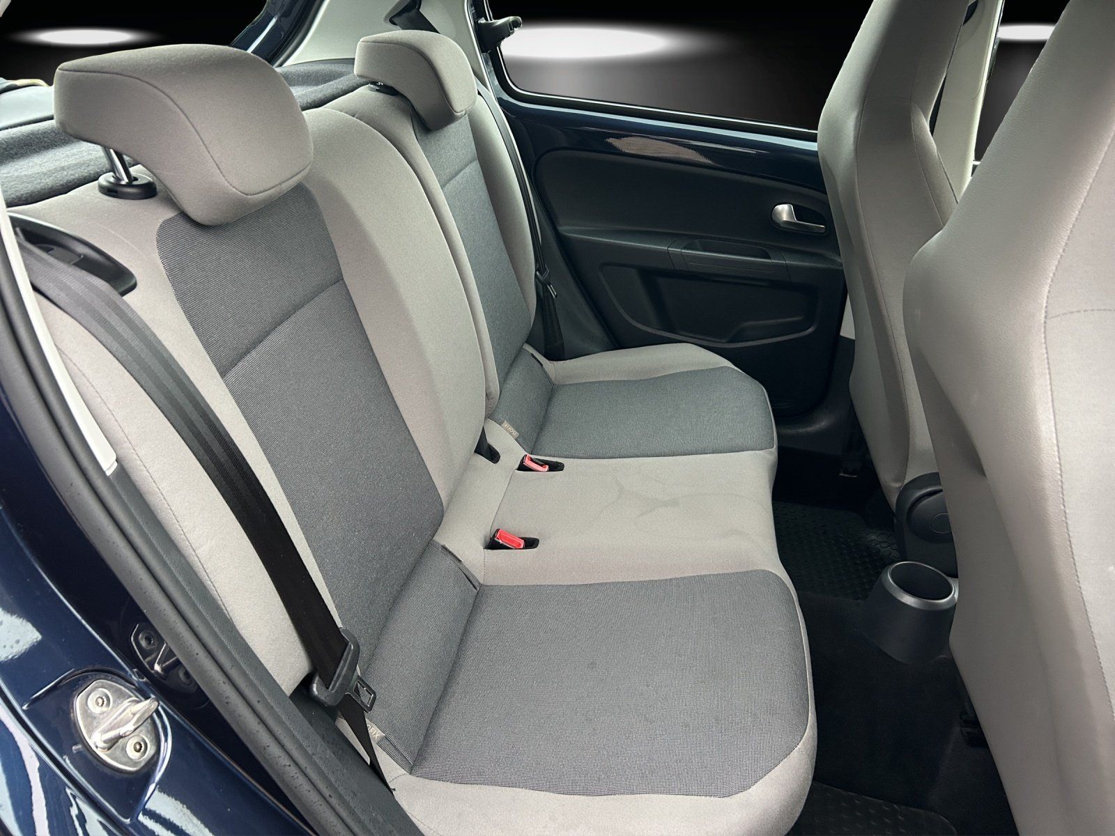 Fahrzeugabbildung Volkswagen cross up! 1.0 Navi, Klima, Sitzh., PDC, el. FH