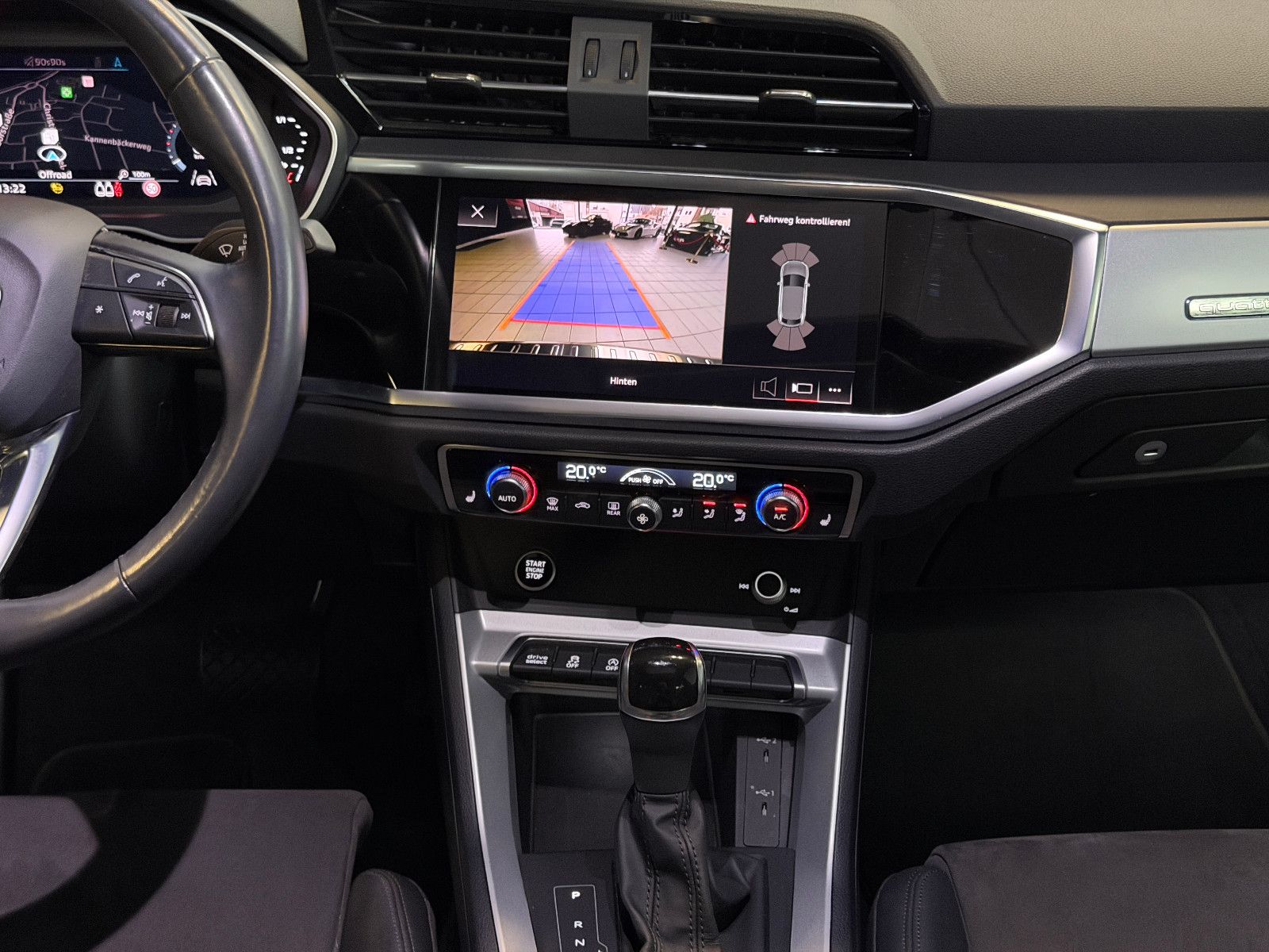 Fahrzeugabbildung Audi Q3 Sportback 45 TFSI quattro S line/PANORAMA/