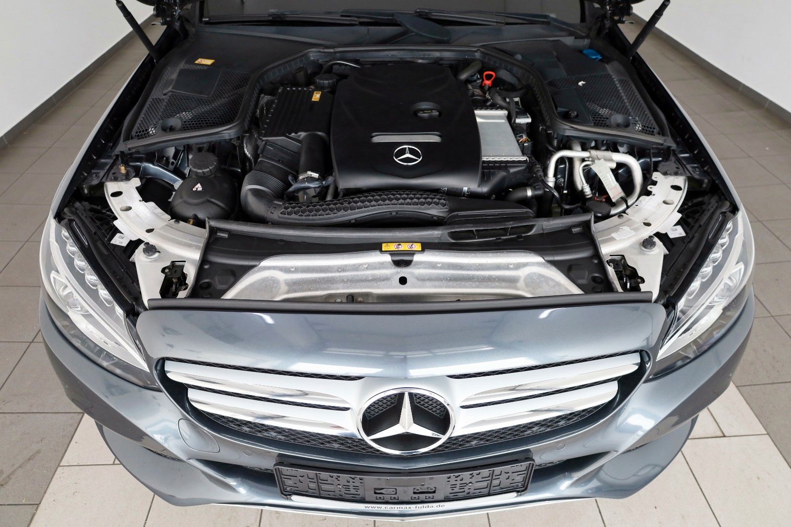 Fahrzeugabbildung Mercedes-Benz C180 CGI Lim T.Leder,Navi,LED,SD,SH,PDC,SR+WR
