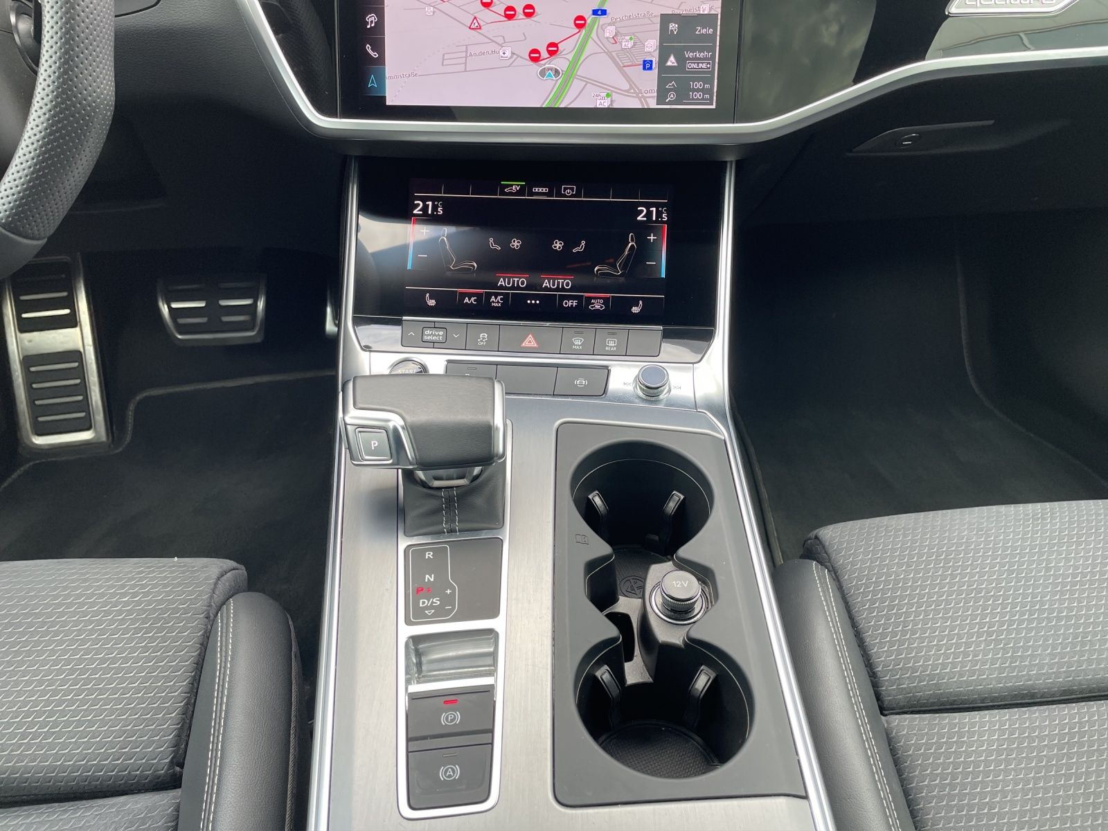 Fahrzeugabbildung Audi A6 Avant TFSI e quattro S line Matrix Navi SHZ