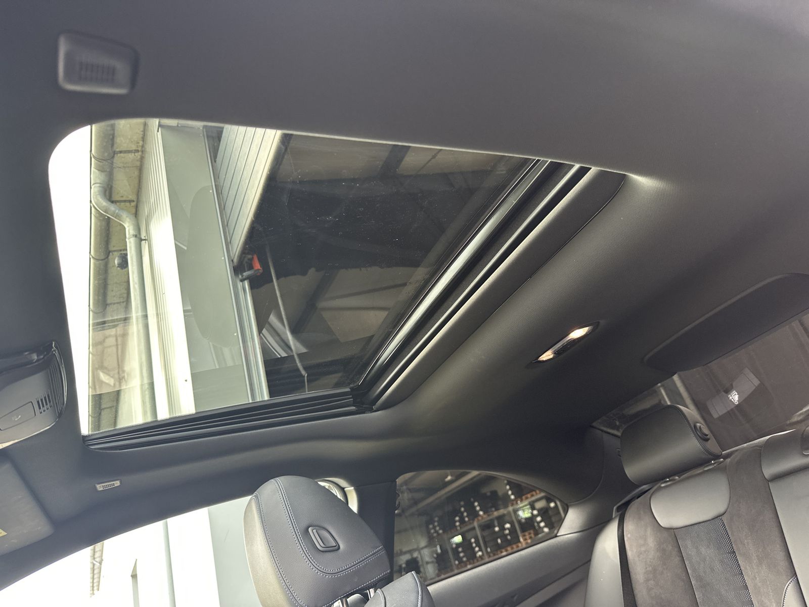 Fahrzeugabbildung BMW 220i Coupé M-Sport NAV+LED+PANO+VCOCK+DA+KAM+2HD