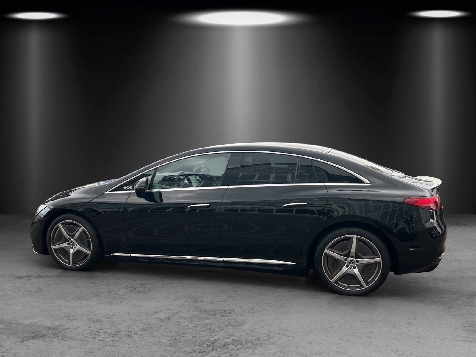 Fahrzeugabbildung Mercedes-Benz EQE500 AMG Prem DISTRO 22kw AIRMATIC 4,5°HAL AHK