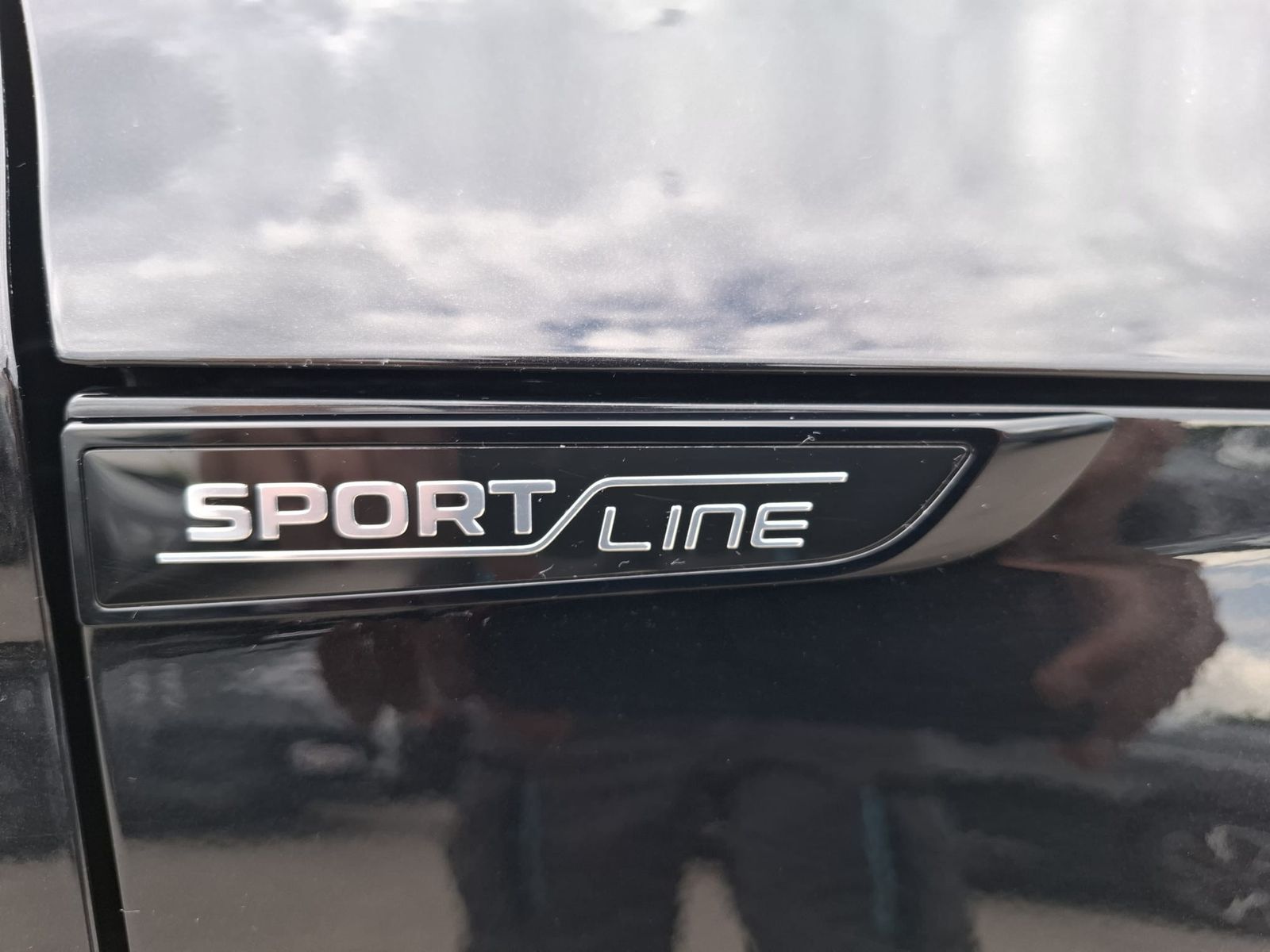 Fahrzeugabbildung SKODA Octavia 1.5 DSG Sportline PANO*MATRIX*AHK*5J.GAR