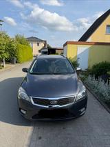 Kia cee'd / Ceed Sporty Wagon 1.4 CVVT 90 PS Spi... - gebrauchte Kia cee'd / Ceed aus dem Jahr 2010