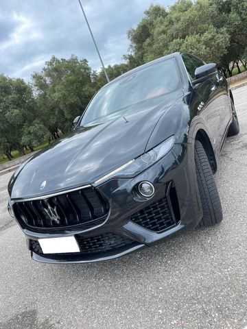 Maserati Levante V6 250cv Diesel AWD Gransport