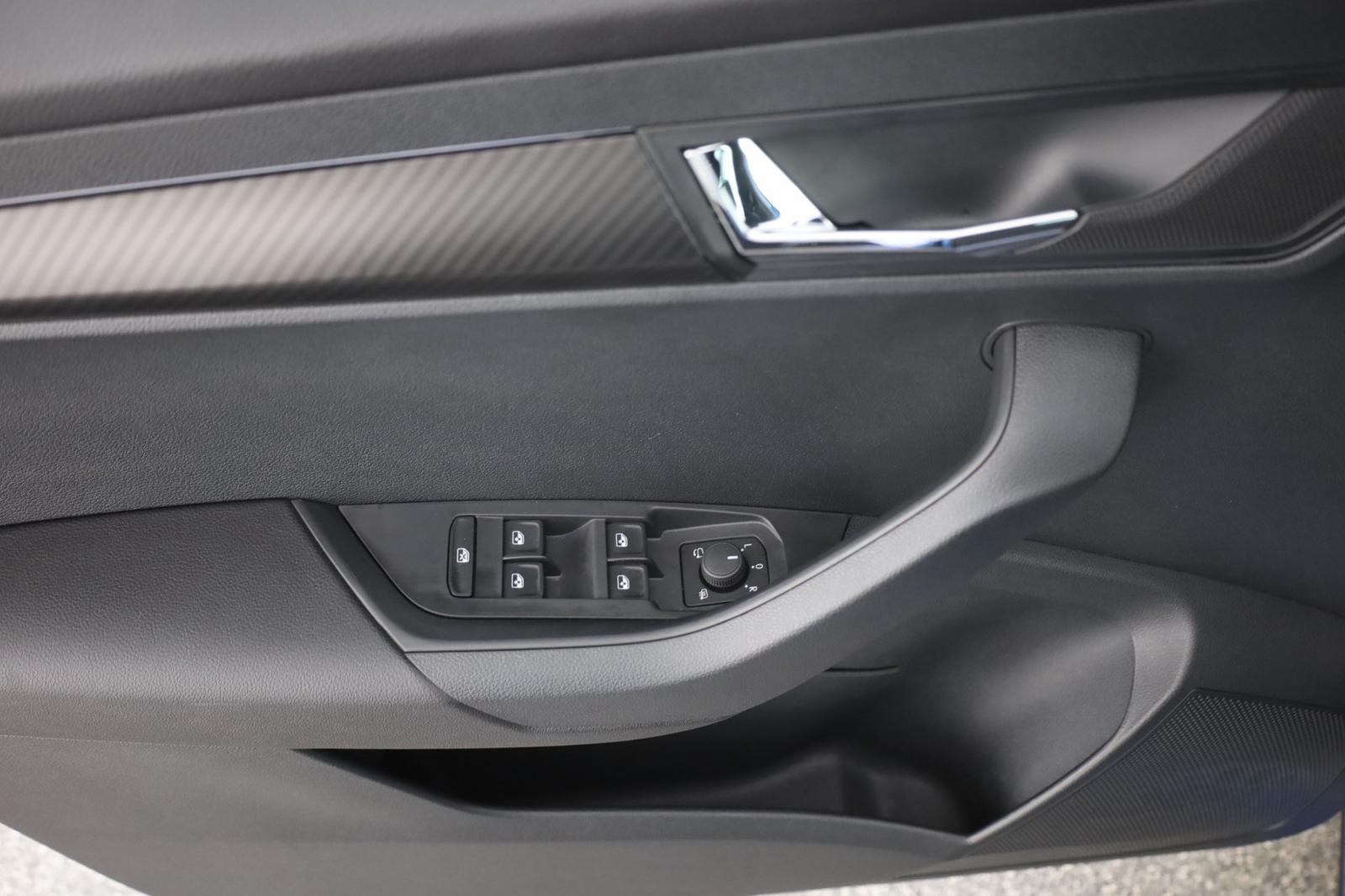Skoda Karoq Sportline 2.0 TDI DSG Matrix ACC AHK Pano, миниатюра 23
