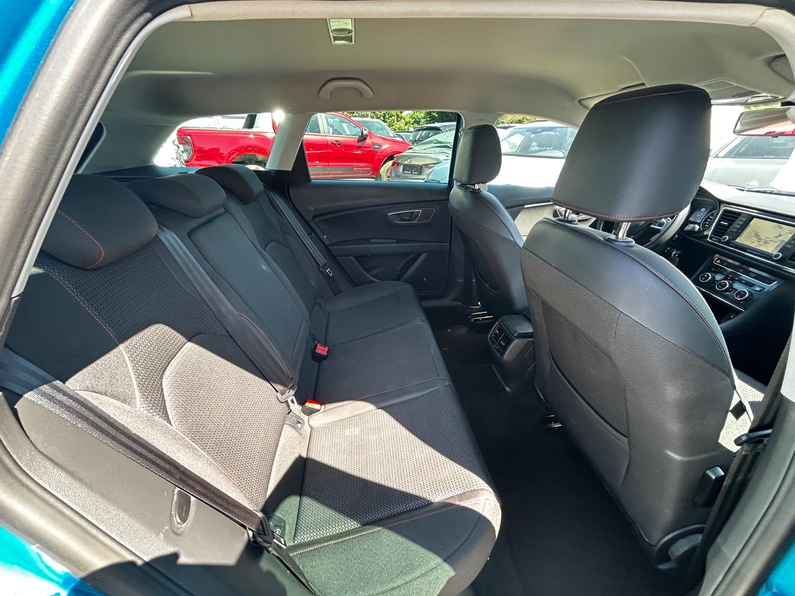 Seat Leon 2015 — photo 17