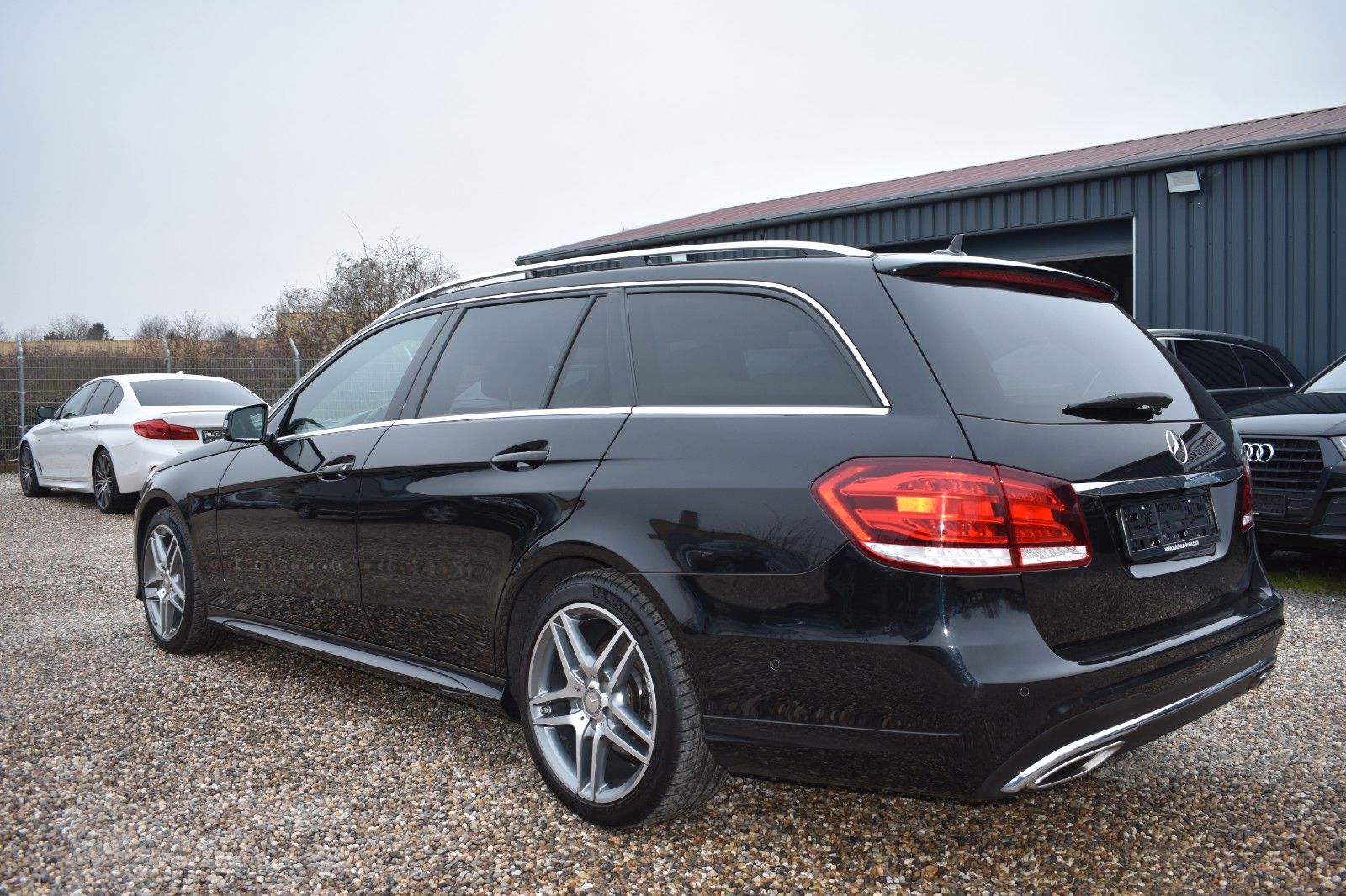 Fahrzeugabbildung Mercedes-Benz E 400 T Edition 4Matic AMG Night-Paket AHK