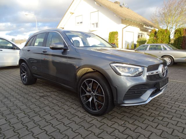 Mercedes-Benz GLC 300 e 4M AMG Line, Panorama, MBUX, LED, Dist