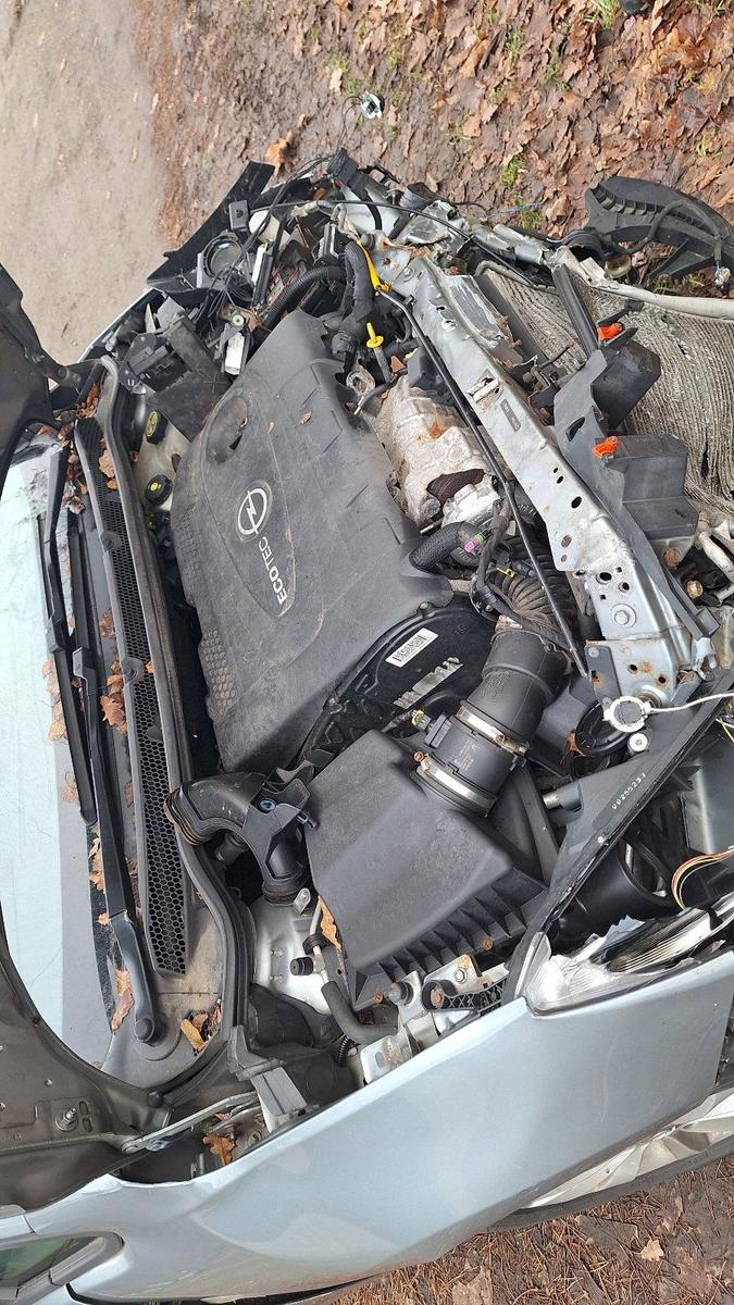 Opel Astra 2013 — photo 8