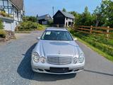 Mercedes-Benz Mercedes Benz E 220 CDI - Mercedes-Benz E 220 aus 2004: Cdi