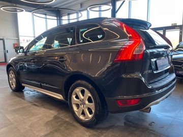Volvo XC60 Momentum AWD *BI-XENON*PANO*NAVI*PDC*AHK*